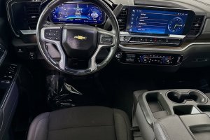 2025 Chevrolet Silverado 1500 LT - Image 9