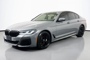 2022 BMW 5 Series 530I - Image 3