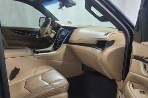 2020 Cadillac Escalade PLATINUM - Image 8